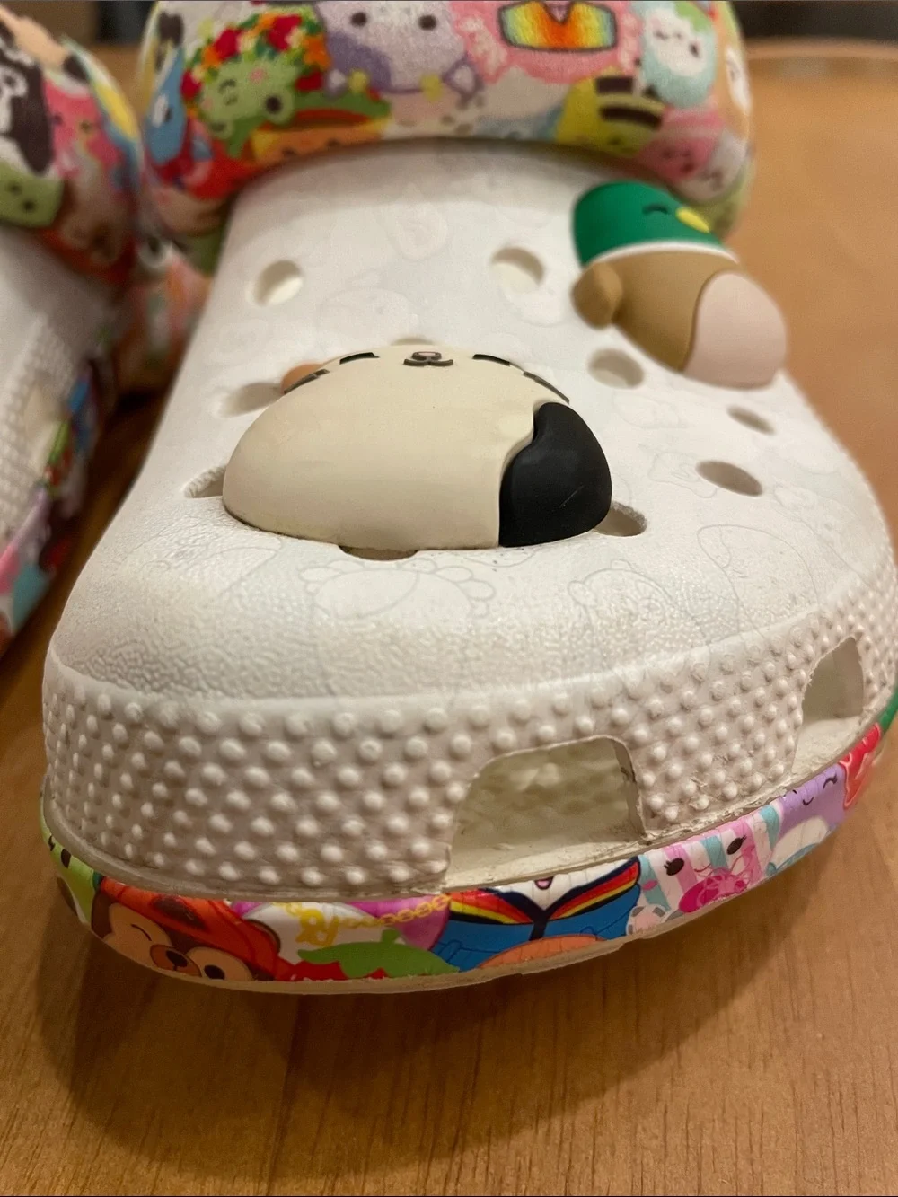 CROCS Squishmallows J4 Clogs Kids White Special Edition Charms Girls Size 4